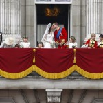 Kalapács alá kerülnek a brit királyi esküvők tortaszeletei